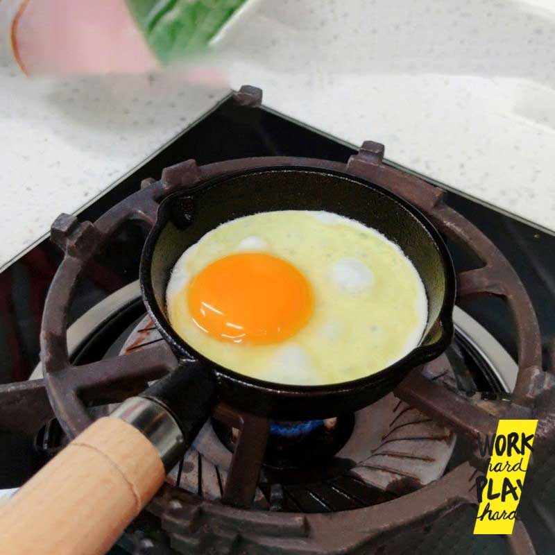 WHPH shop กระทะทอดไข่ดาว Sauce Pan 10/15cm กระทะเหล็กหล่อ ด้ามไม้จริง คุณภาพงานส่งออก ขายบน Amazon - Image 5