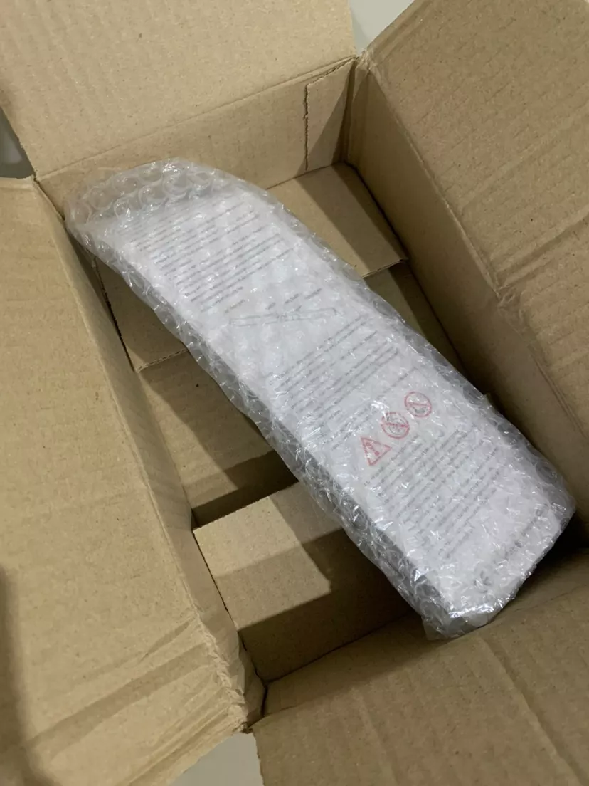 สินค้าห่อบับเบิลกันกระแทกในกล่องพัสดุ CK0025